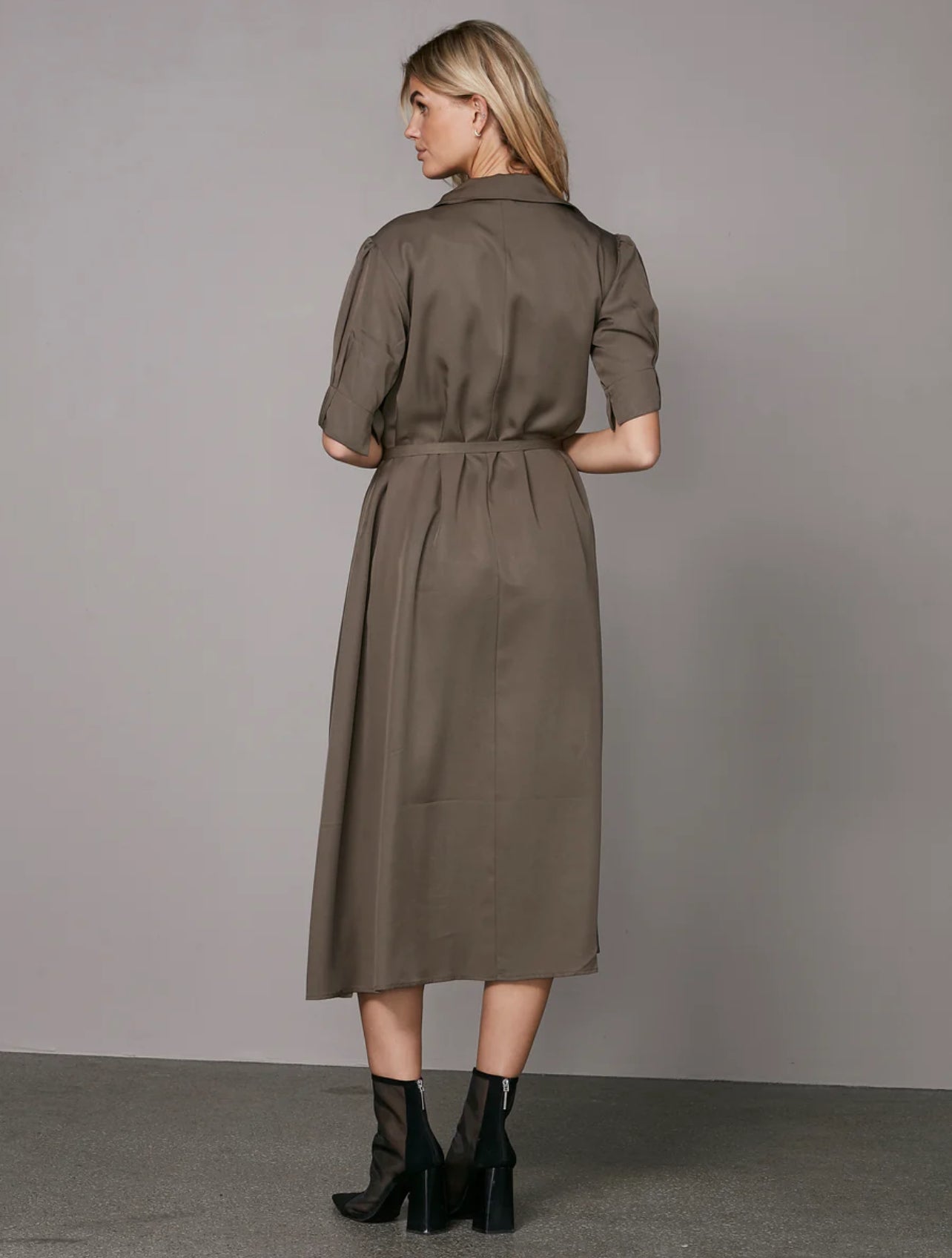 Ymke Pleated  Dress in Mud