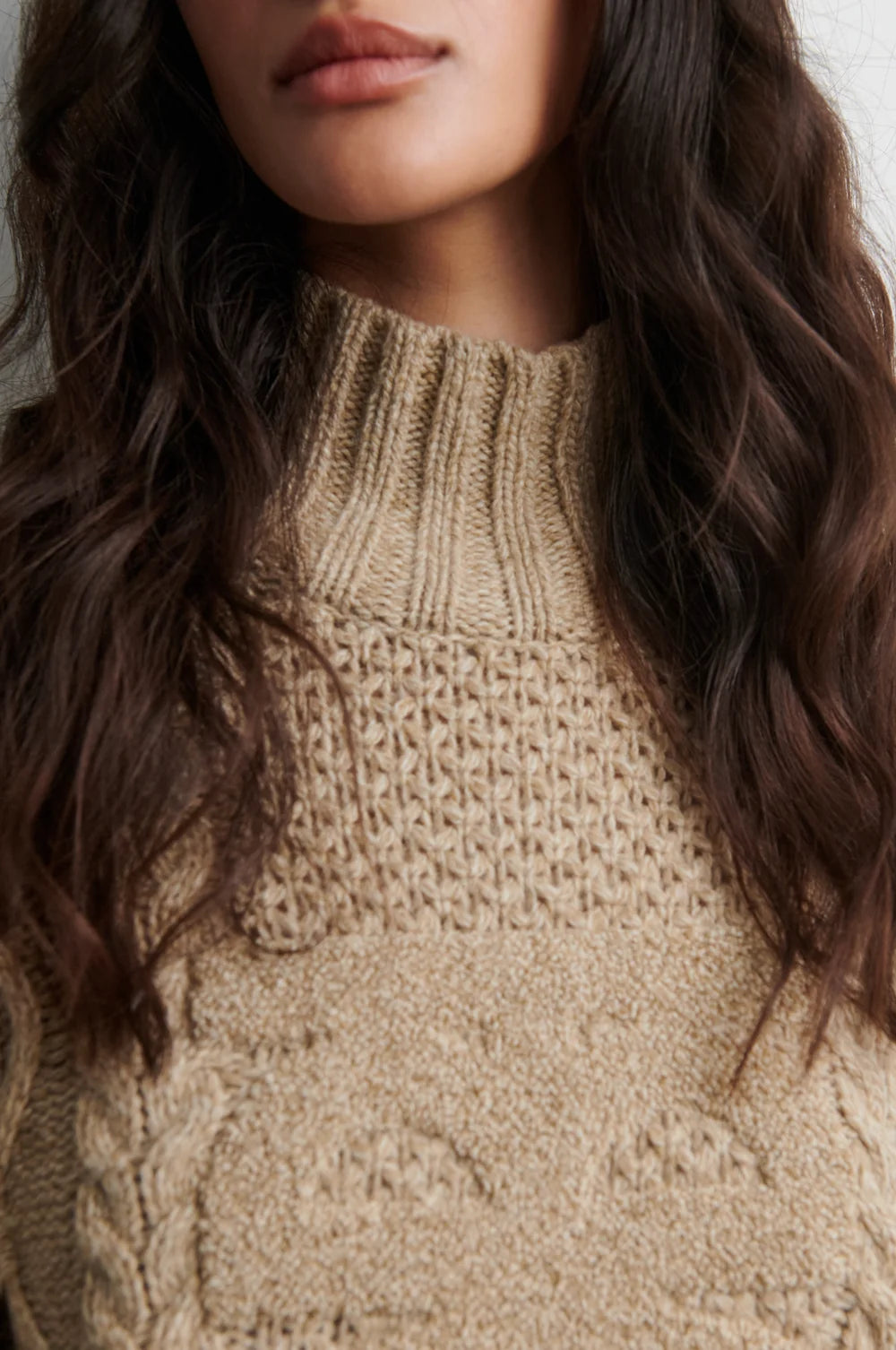 Janne Knit T-Neck in Camel Melange