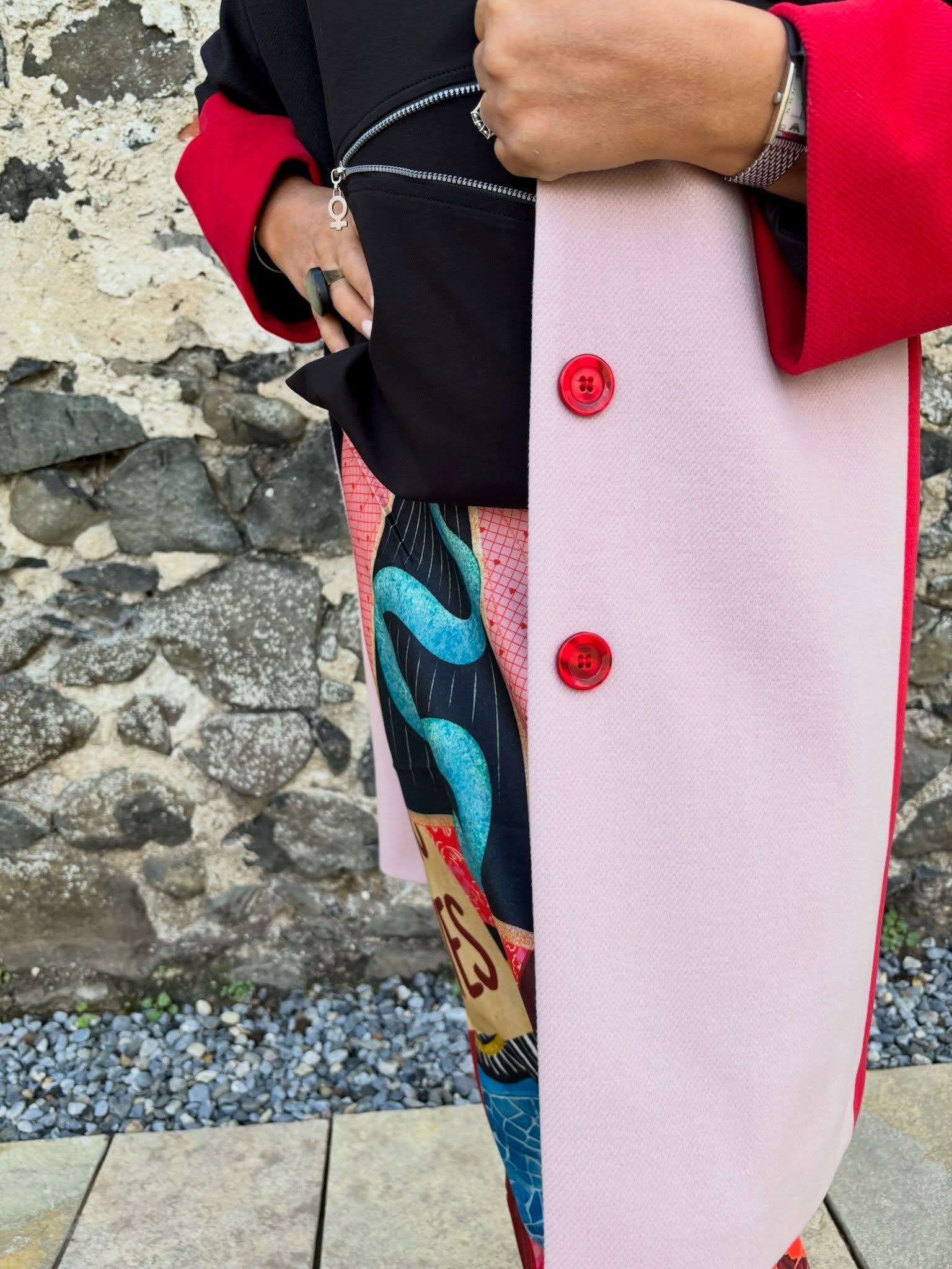 Joli Clothing is a Ladies Clothes Shop / Clothes Boutique situated in Ballyclare and sees customers from Belfast, Lisburn, Newtownards, Bangor, Antrim, Ballymena, Coleraine, Magherafelt and beyond.