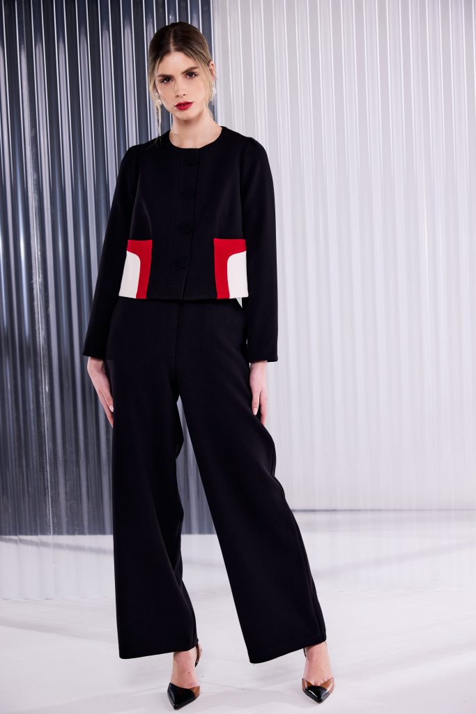 Wide Leg Trouser in Black in Black