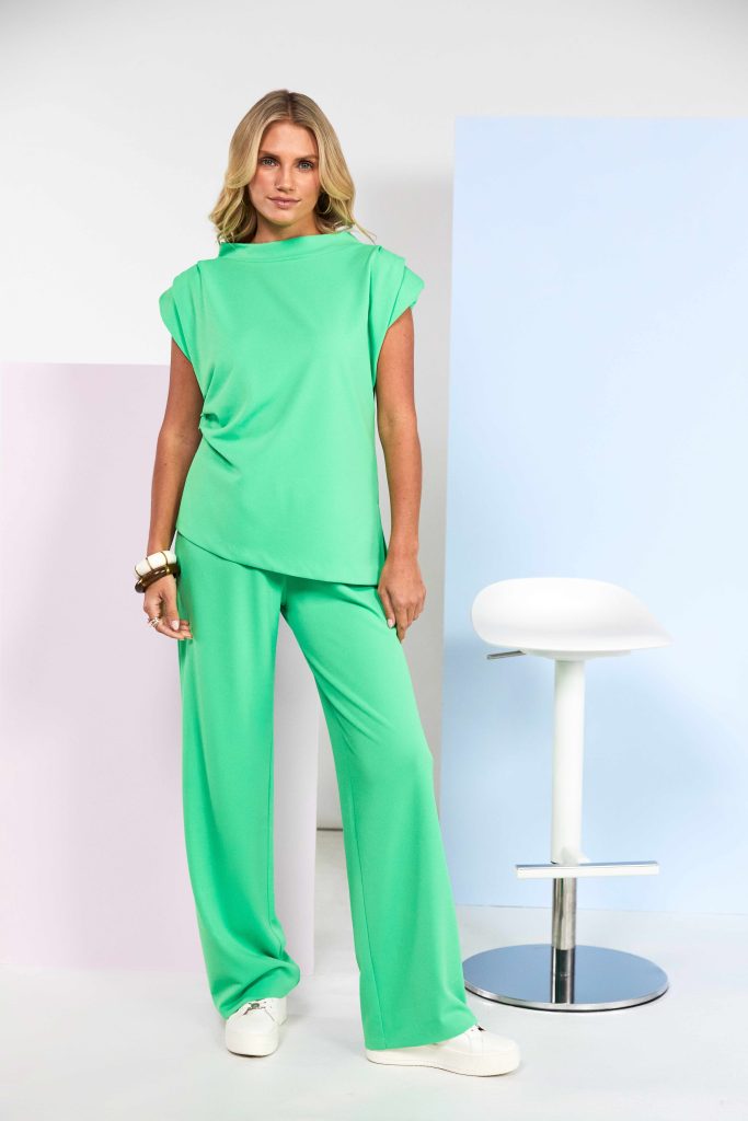Wide Leg Soft Pull Up Trouser in Vibrant Green