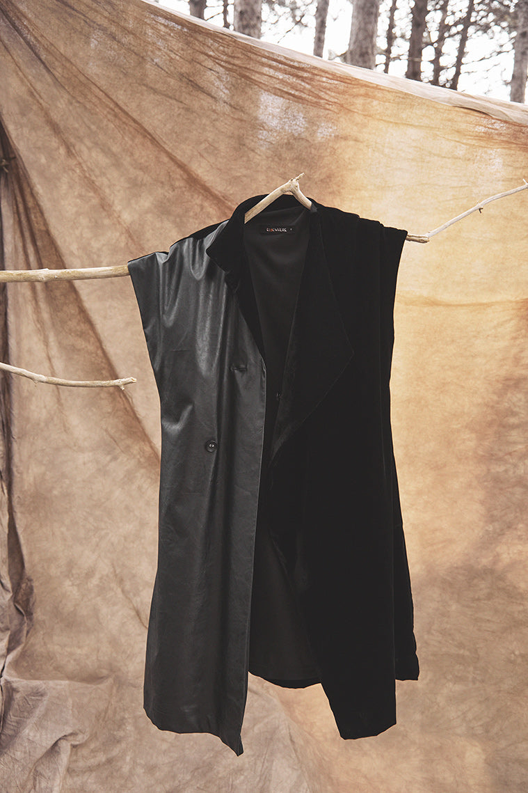 Kitee Velvet Dress in Black