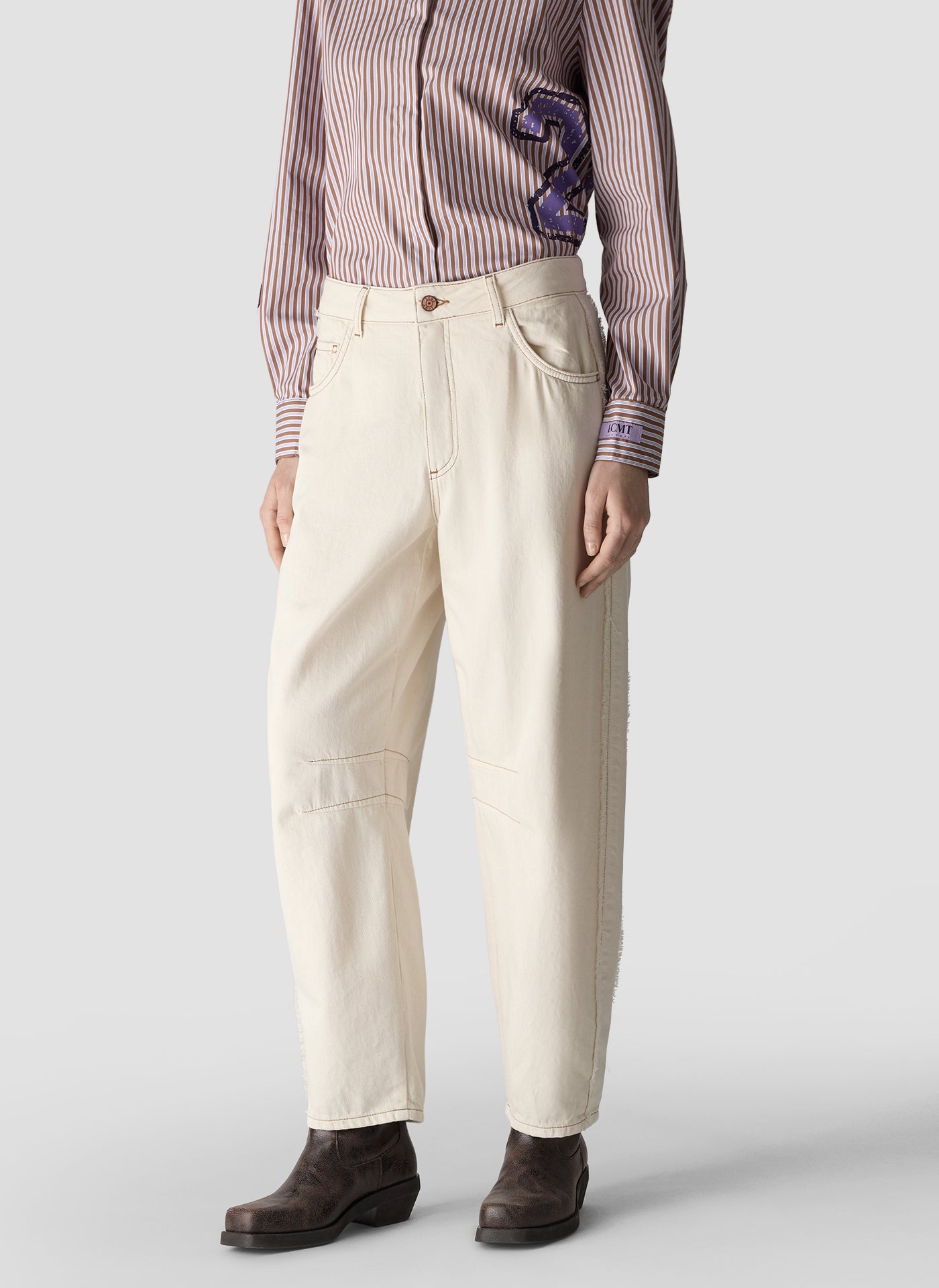 Relaxed Barrel Jeans in Macadamia