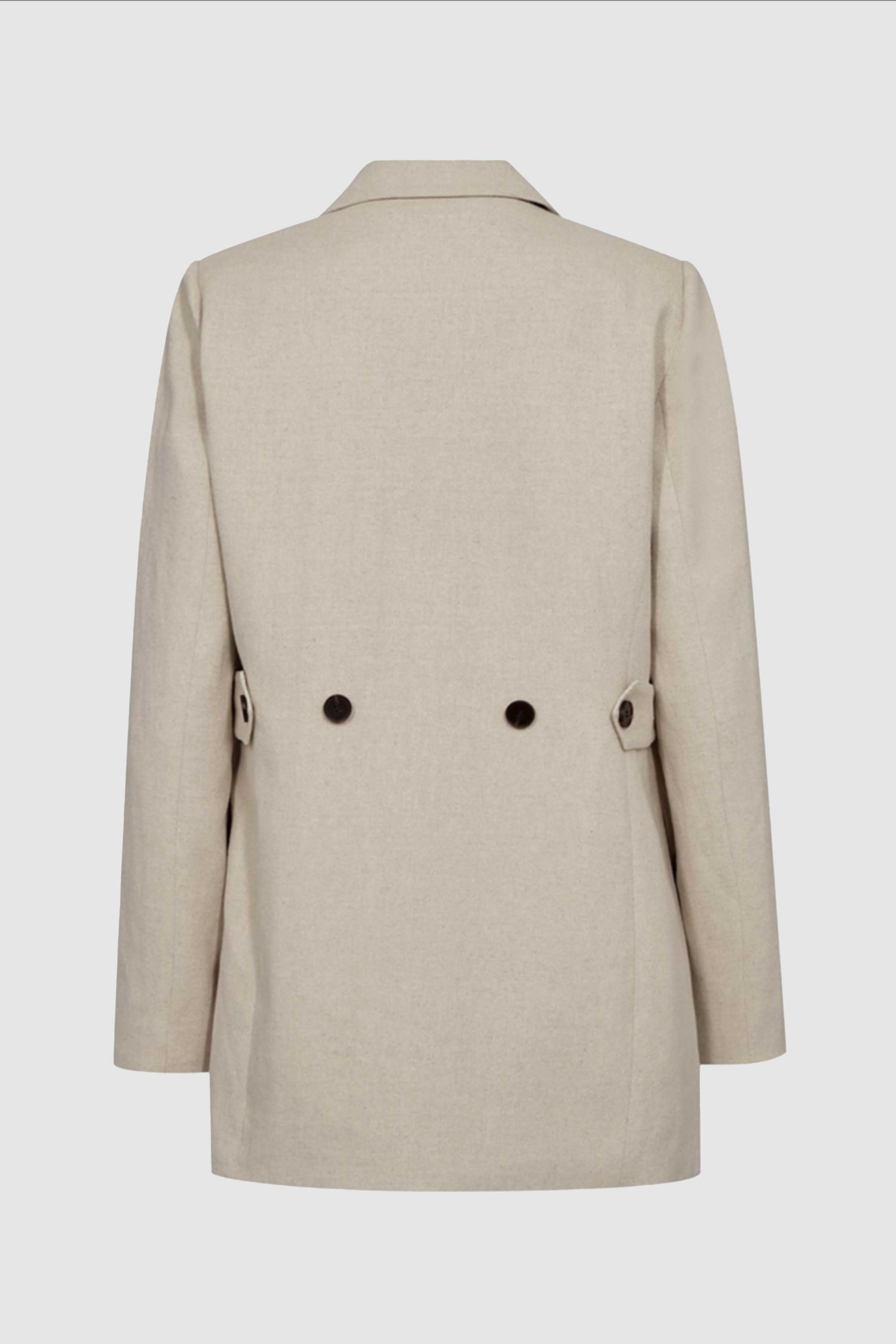 Leenacc Linen Fitted Blazer in Bone