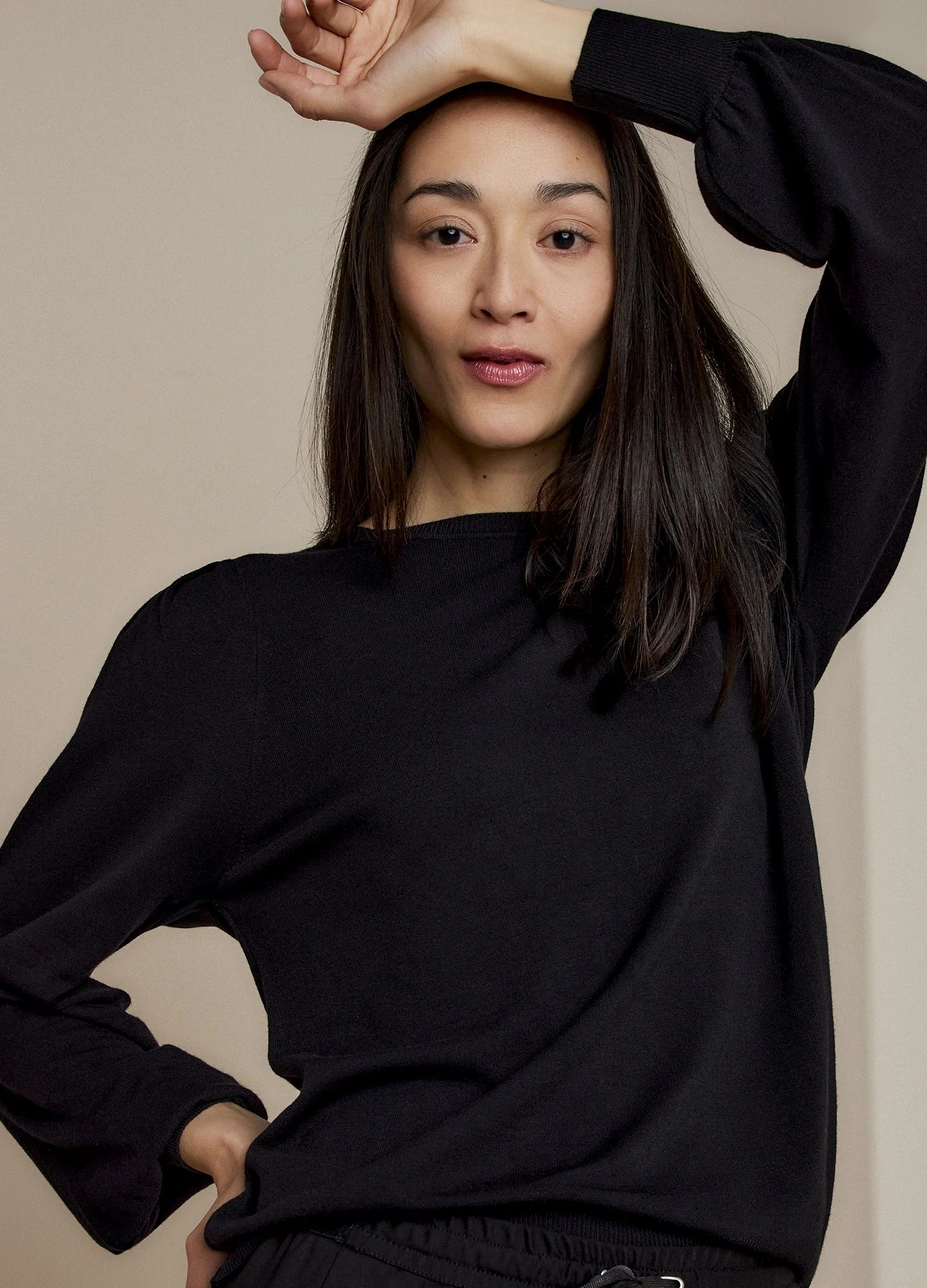 Jumper with Puff Sleeves in Black