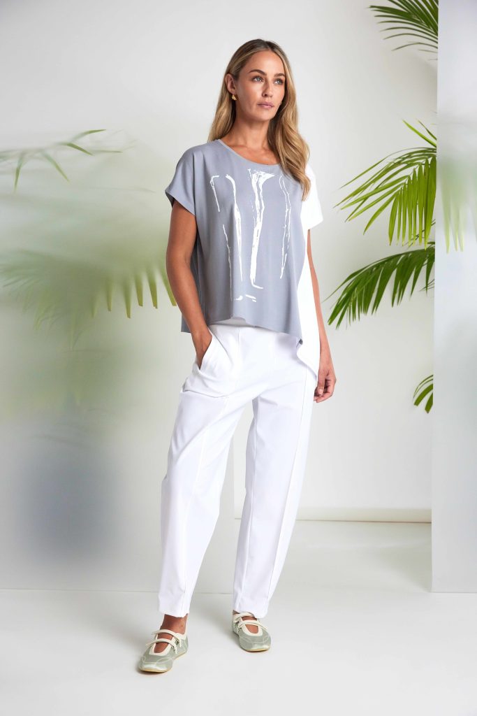 Placement Print Top With Angle Hem in Dove/White