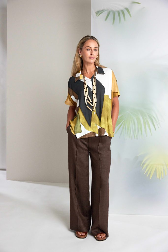 Classic Style Wide Leg Trouser in Chocolate