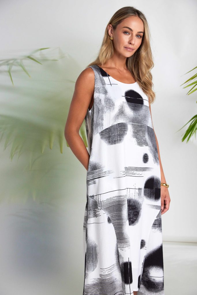 Blurred Faded Spot Print Dress in White/Black