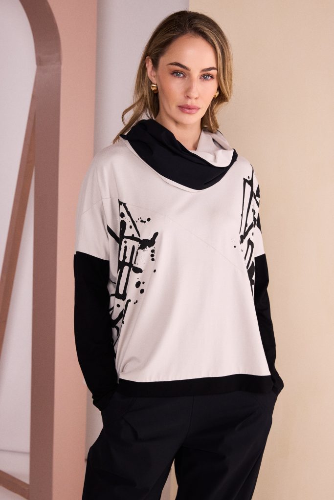 Placement Print Top With Front Angle Seam in Sand/Black