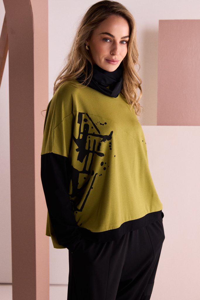 Placement Print Top With Front Angle Seam in Avacado/Black