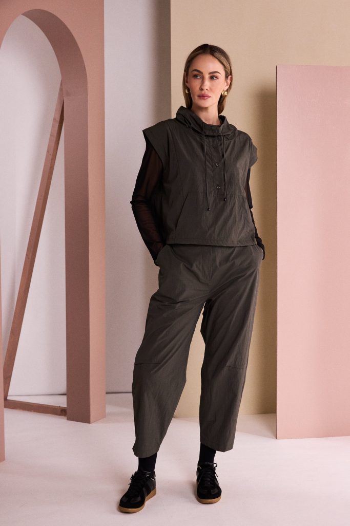Balloon Shape Trouser With Knee Dart in Thyme
