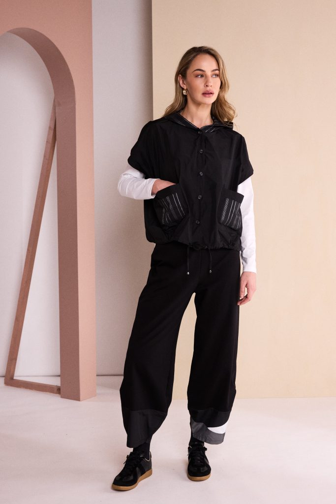 Shaped Hem Trouser With Color Inset in Black/Grey