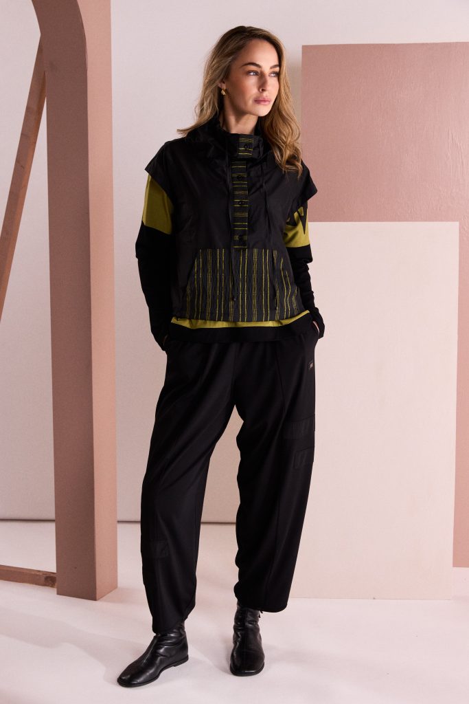 Placement Print Top With Front Angle Seam in Avacado/Black