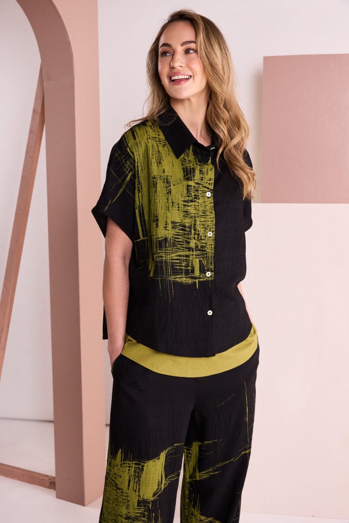 Placement Scribble Print Pull Up Trouser in Black/Avocado