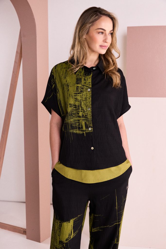 Placement Scribble Print Pull Up Trouser in Black/Avocado