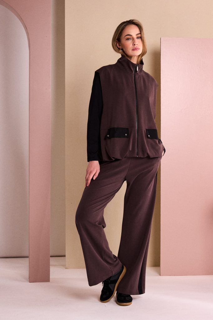 Wide Leg Trouser With Contrast Panel in Black/Choko