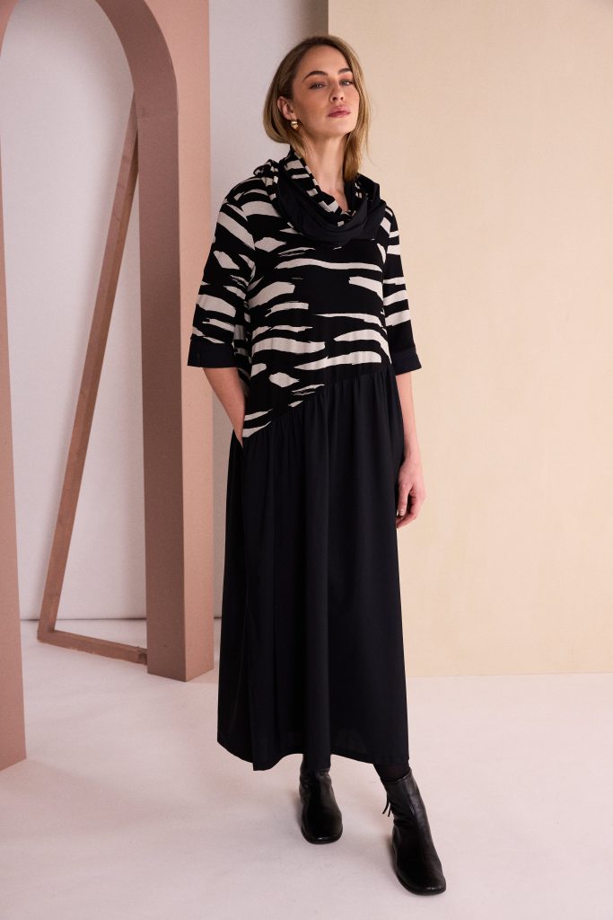 Print Dress With Plain Bottom in Black/Sand