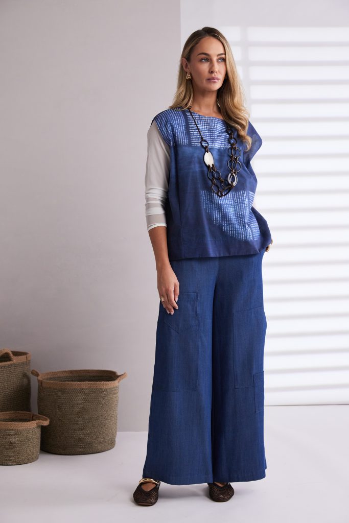 Semi Circle Print Round Neck Top in Denim Blue