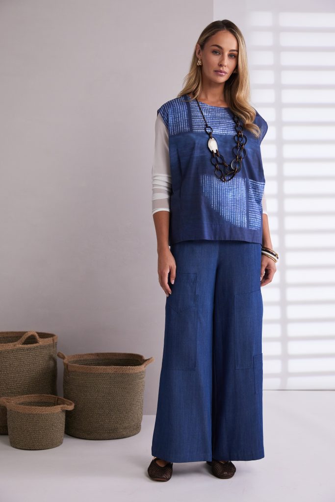 Semi Circle Print Round Neck Top in Denim Blue