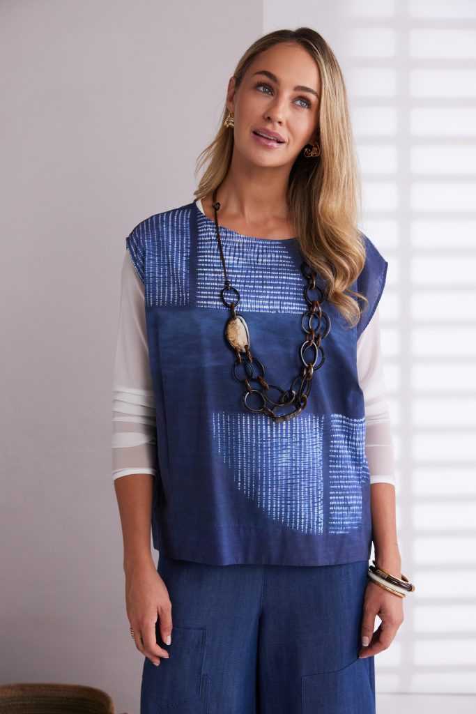 Semi Circle Print Round Neck Top in Denim Blue
