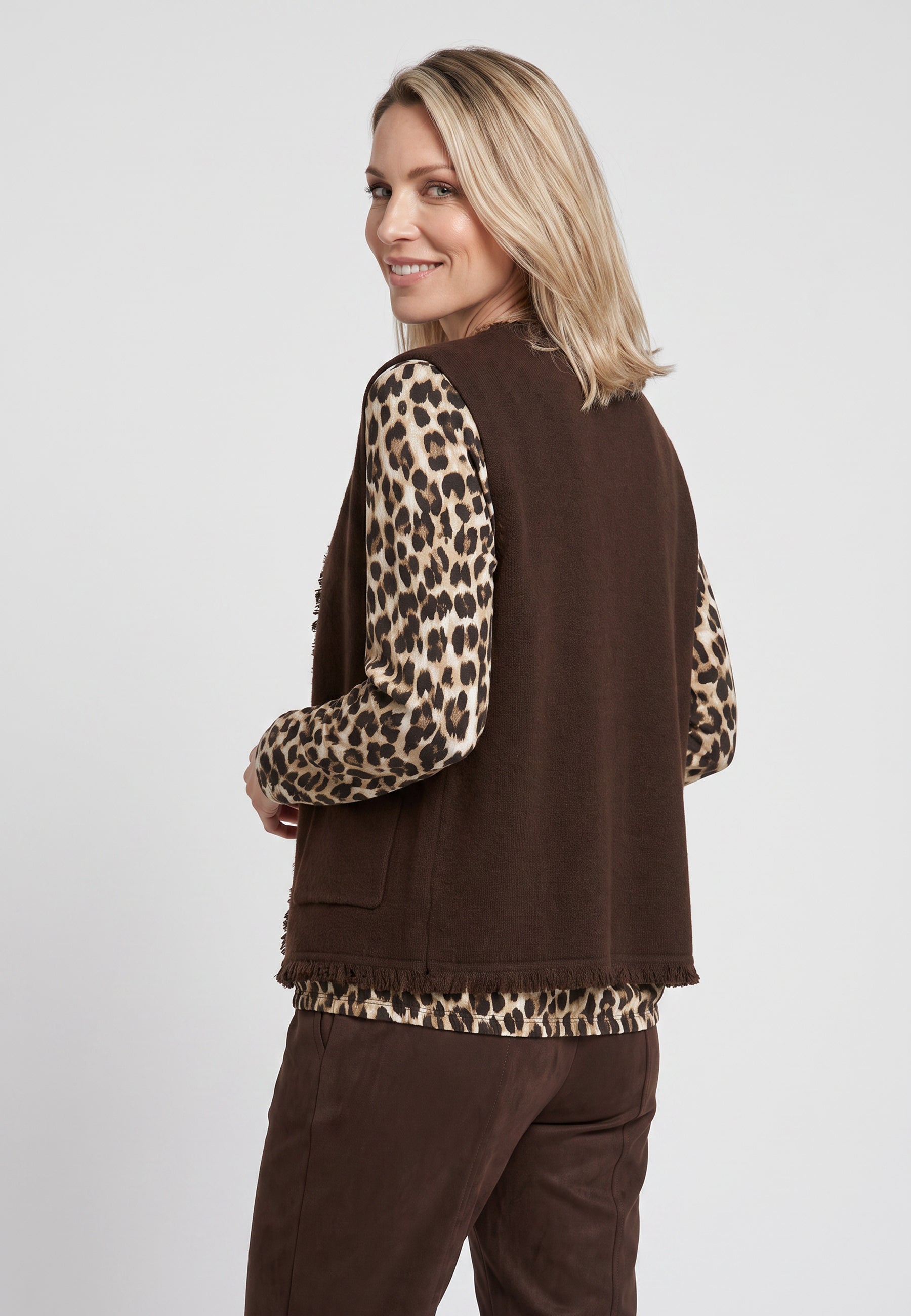 Sleeveless Cardigan in Coffee Bean