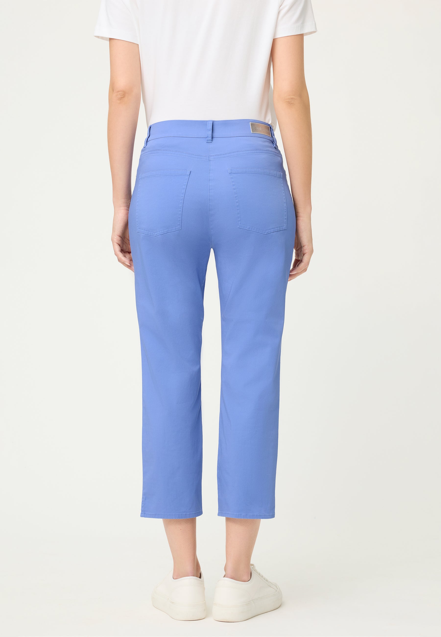 Cropped Trousers in Bay Blue