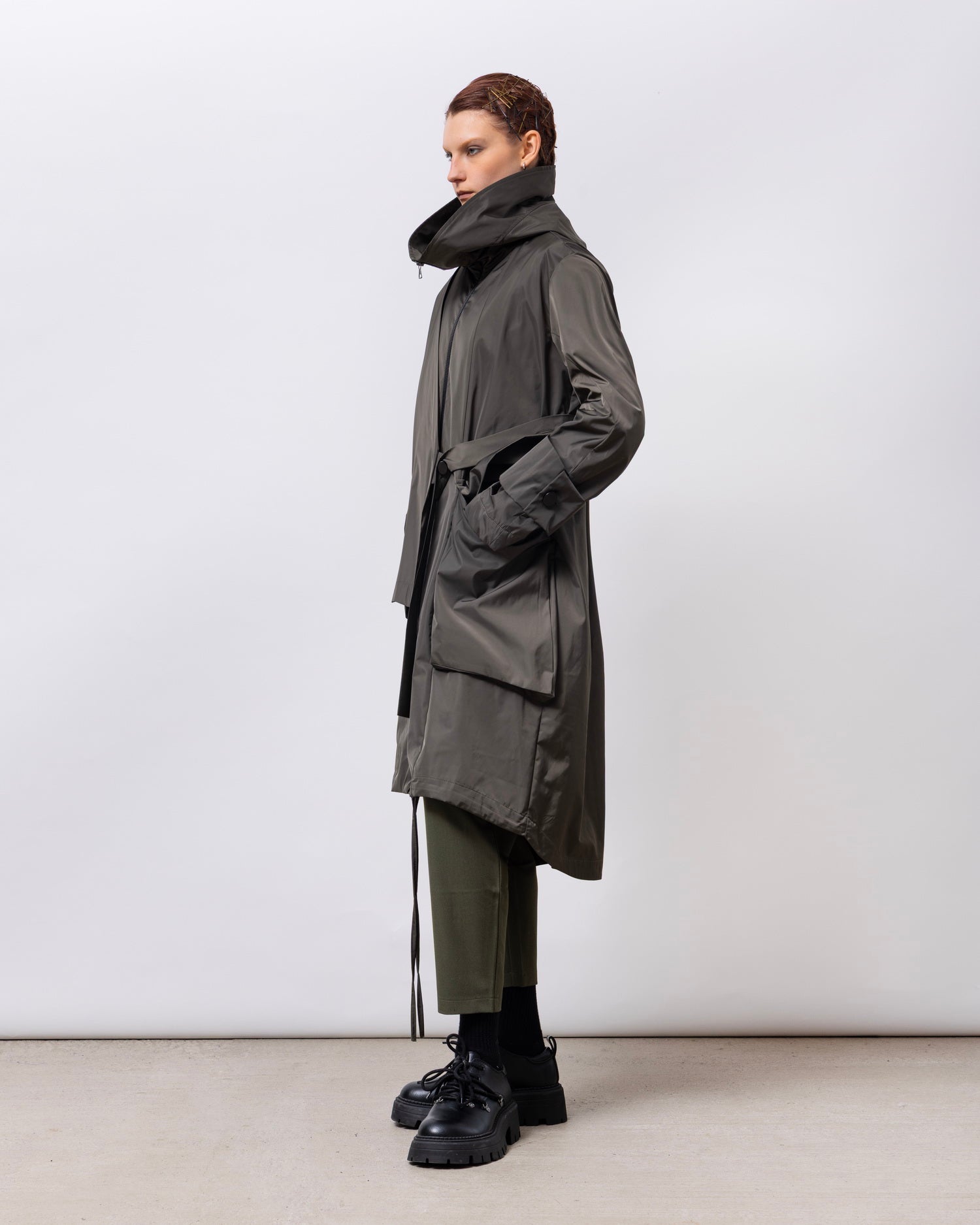 Aolias Raincoat in Khaki