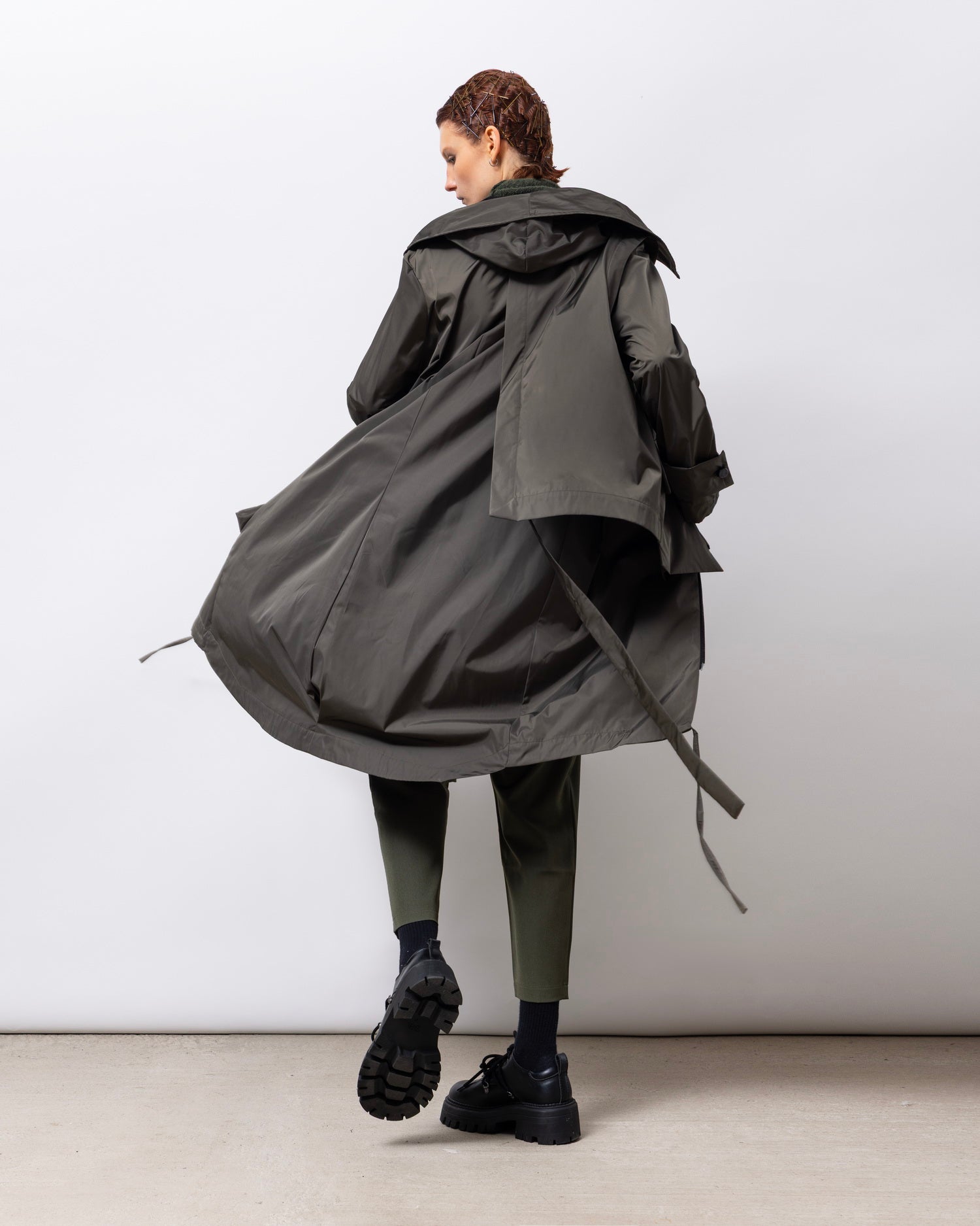 Aolias Raincoat in Khaki