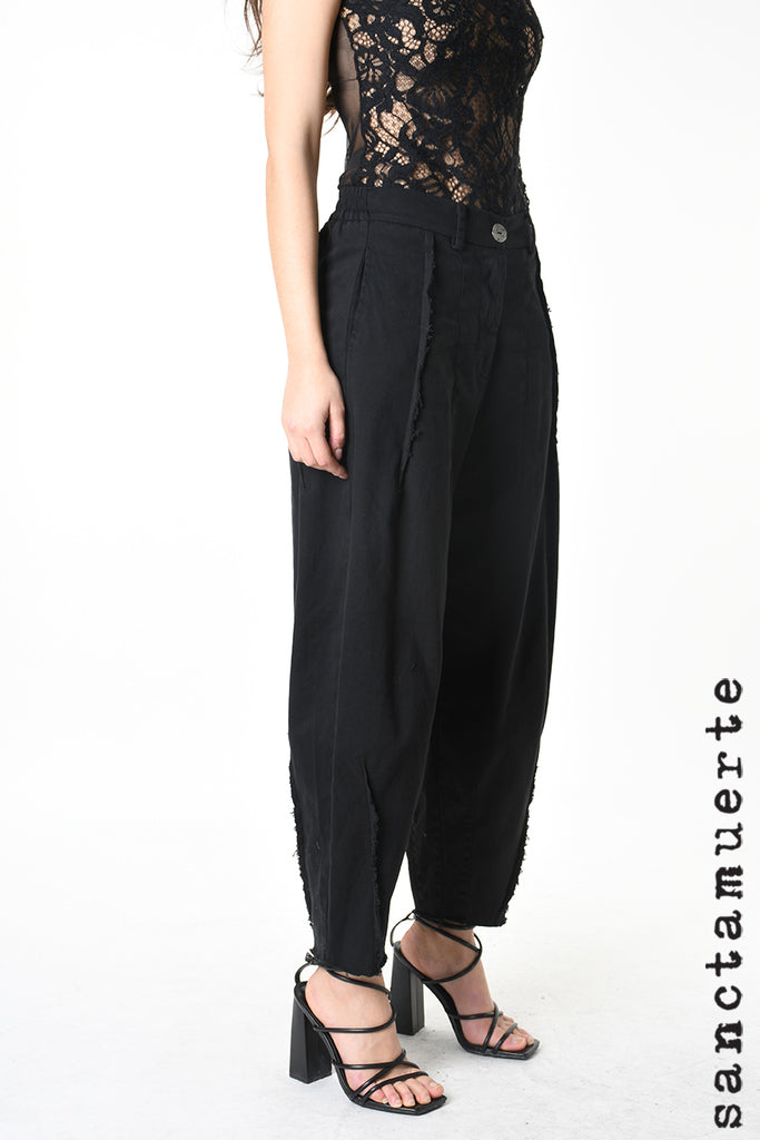 Wide Fit Trouser in Black