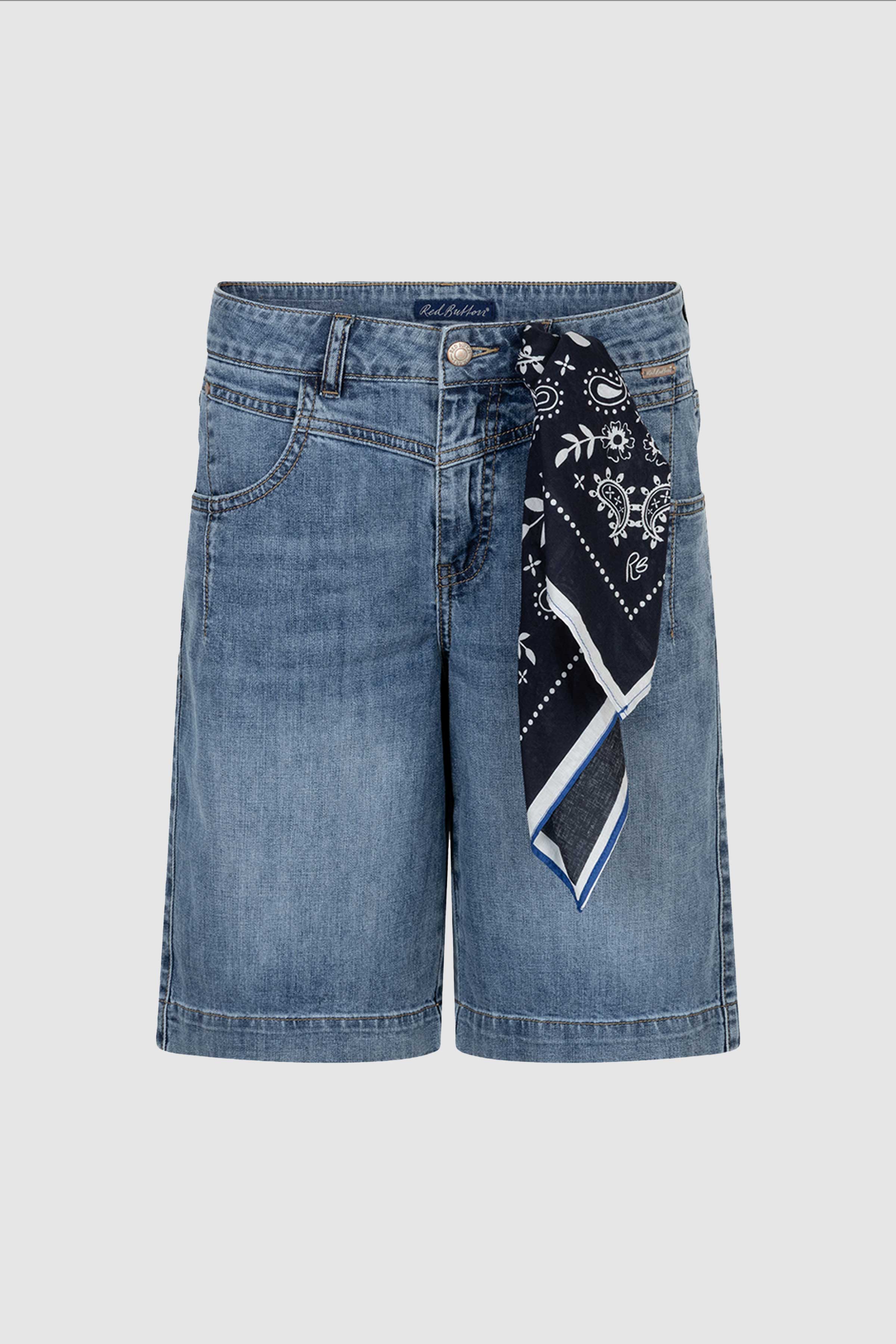 Kate Bermuda Shorts with Scarf in Stoneused