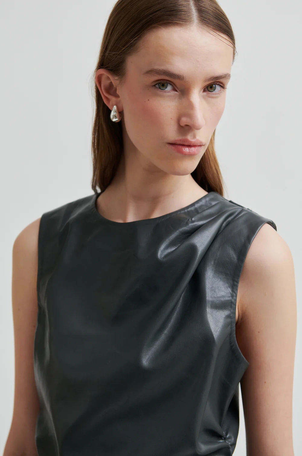 Seerie Top in Black Sand