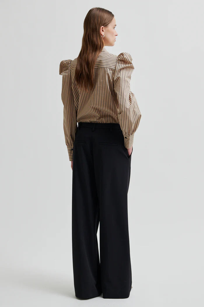 Serina Slim Shirt in Camel