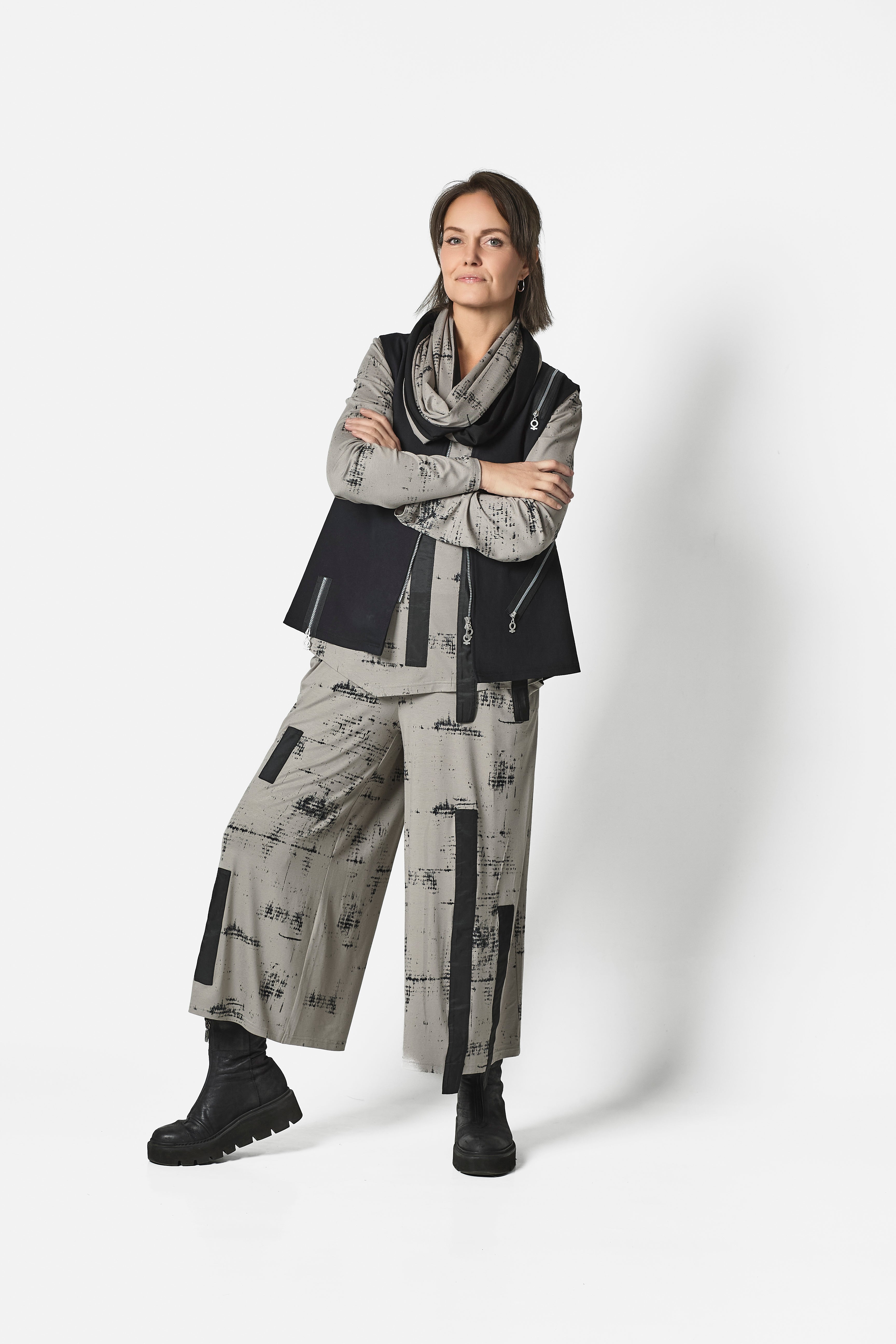 Print Tab Detail Trousers in Sand