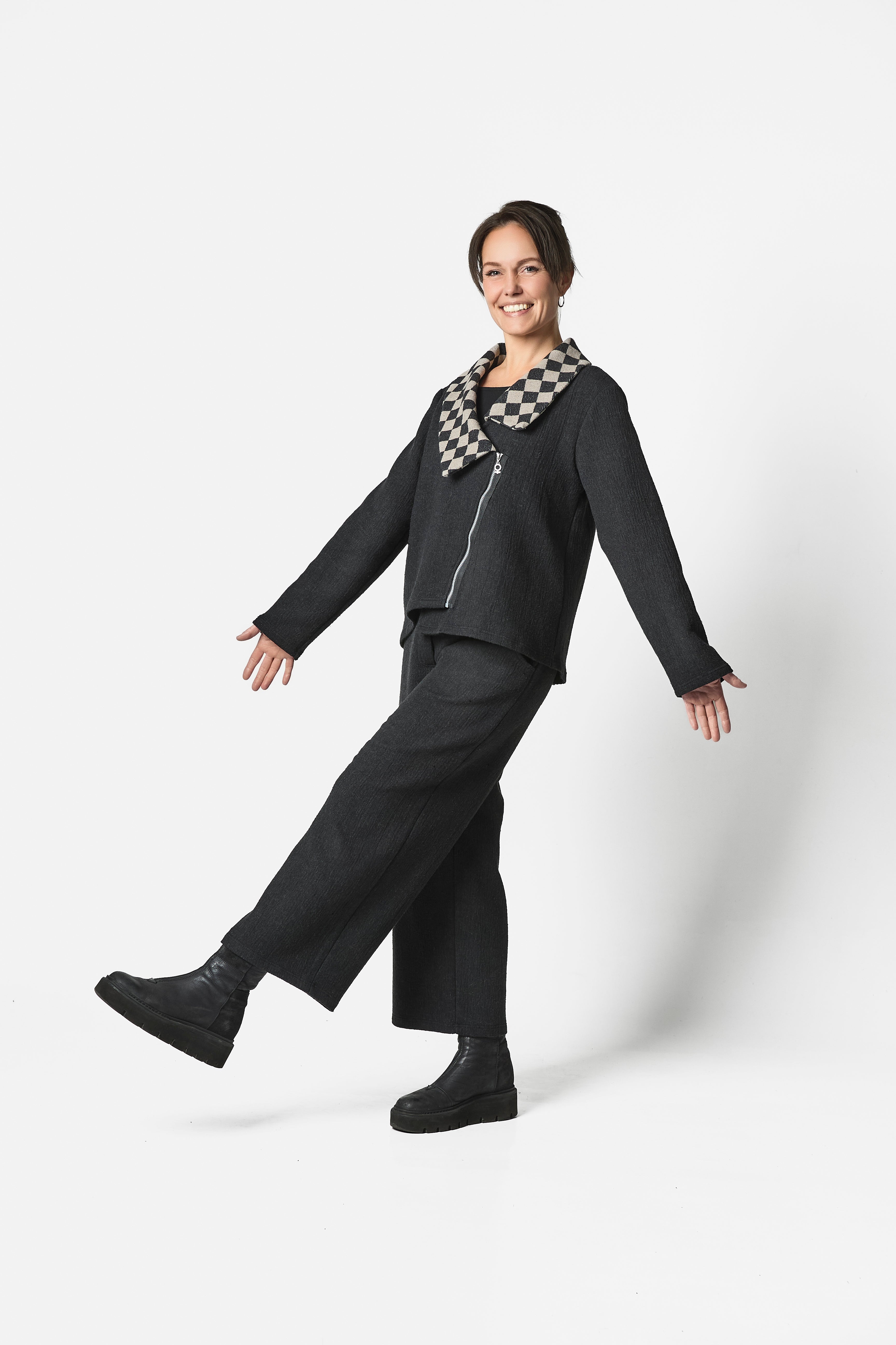 Crincle Jacket in Black/Check