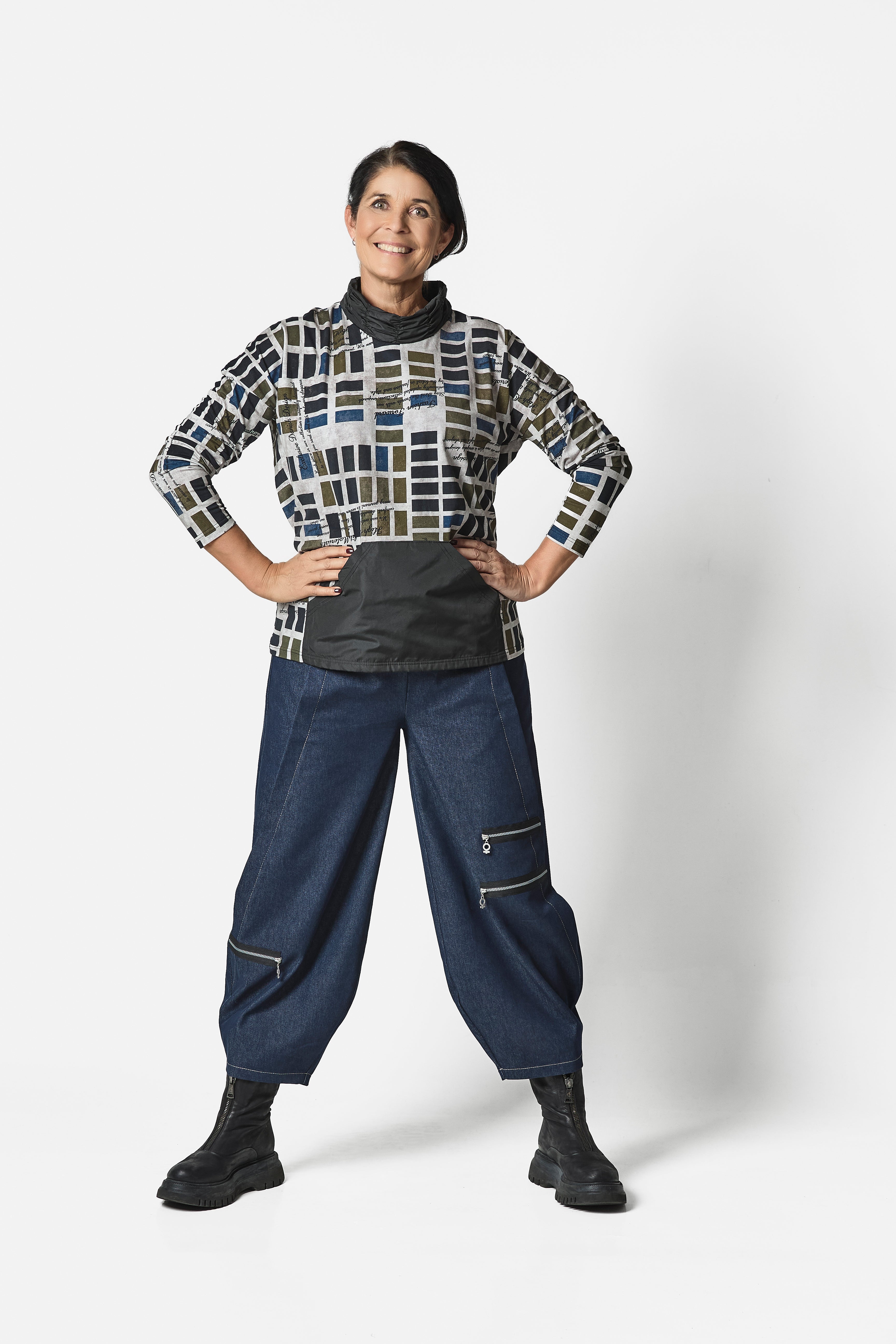 Pantone Funnel Neck Pocket Top in Multi