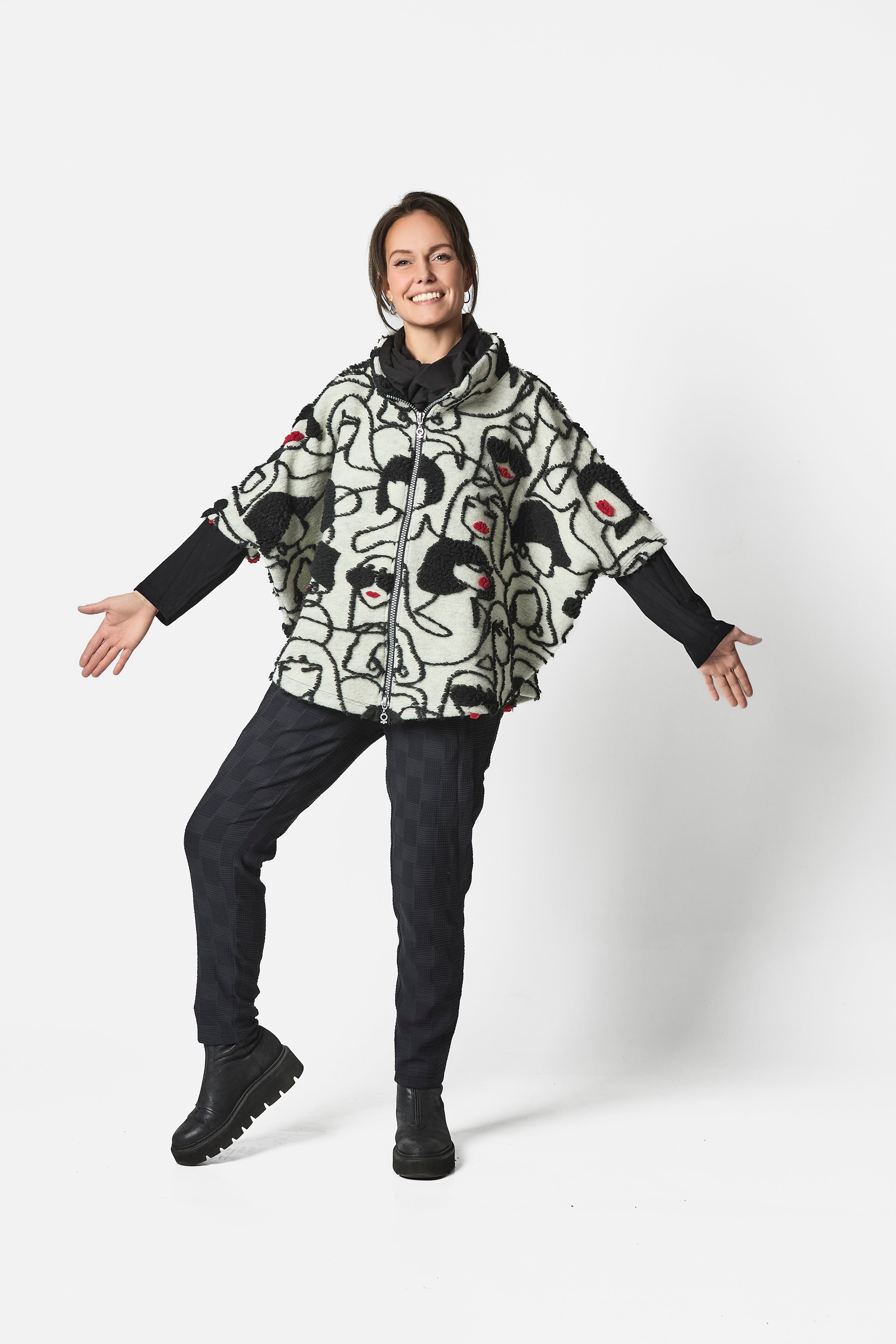 Lady Poncho in Multi