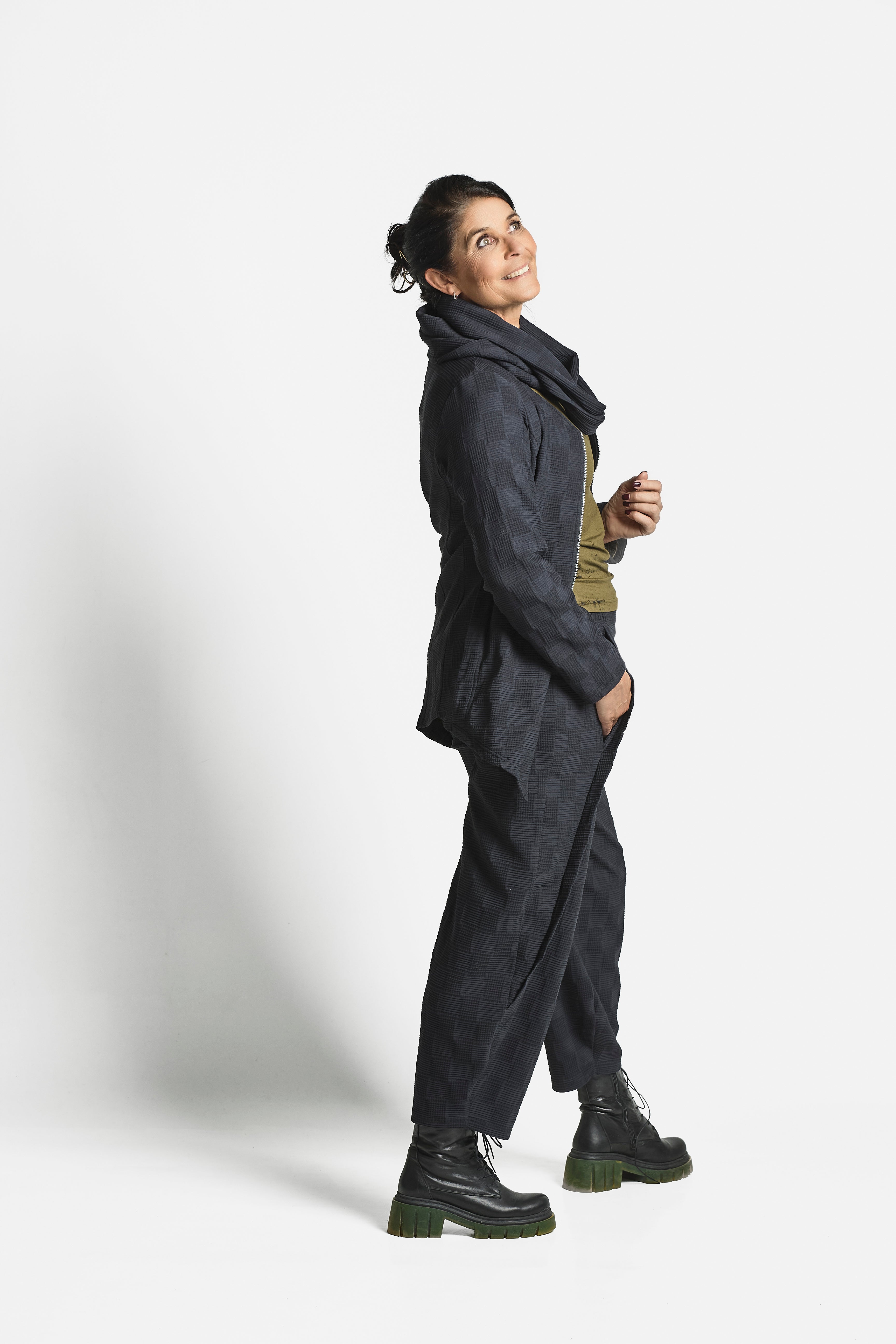 Bubble Barrel Trousers in Black