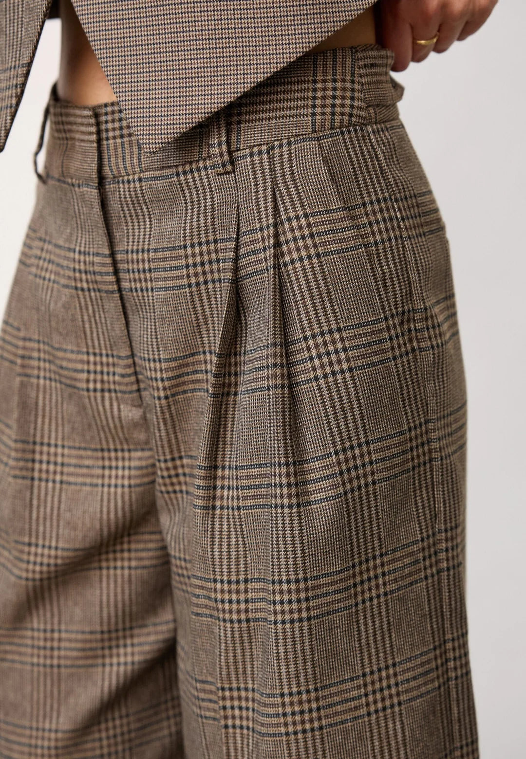 Veyacc Check Bermuda Shorts in Brown