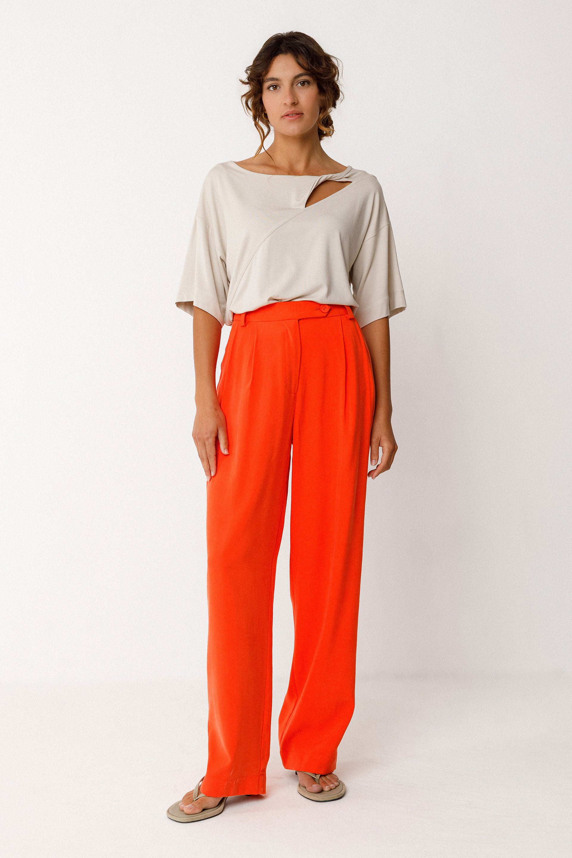 Amara T-Shirt in Beige