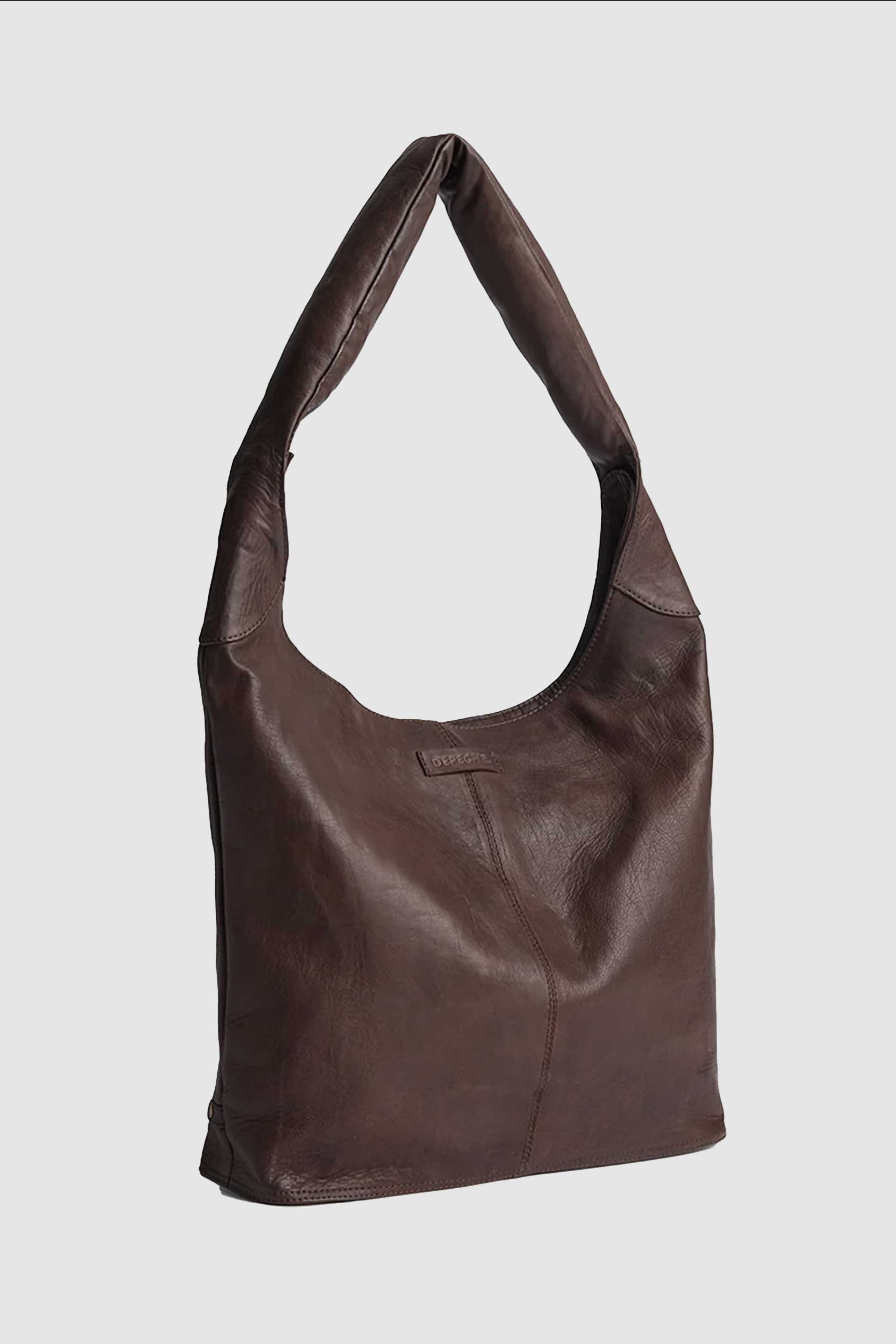 Golden Chic Shoulder Bag in Coffee