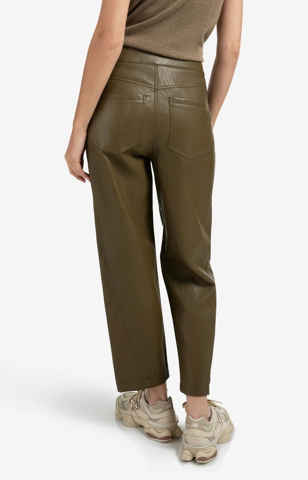 Faux Leather Carrot Fit Trouser in Green