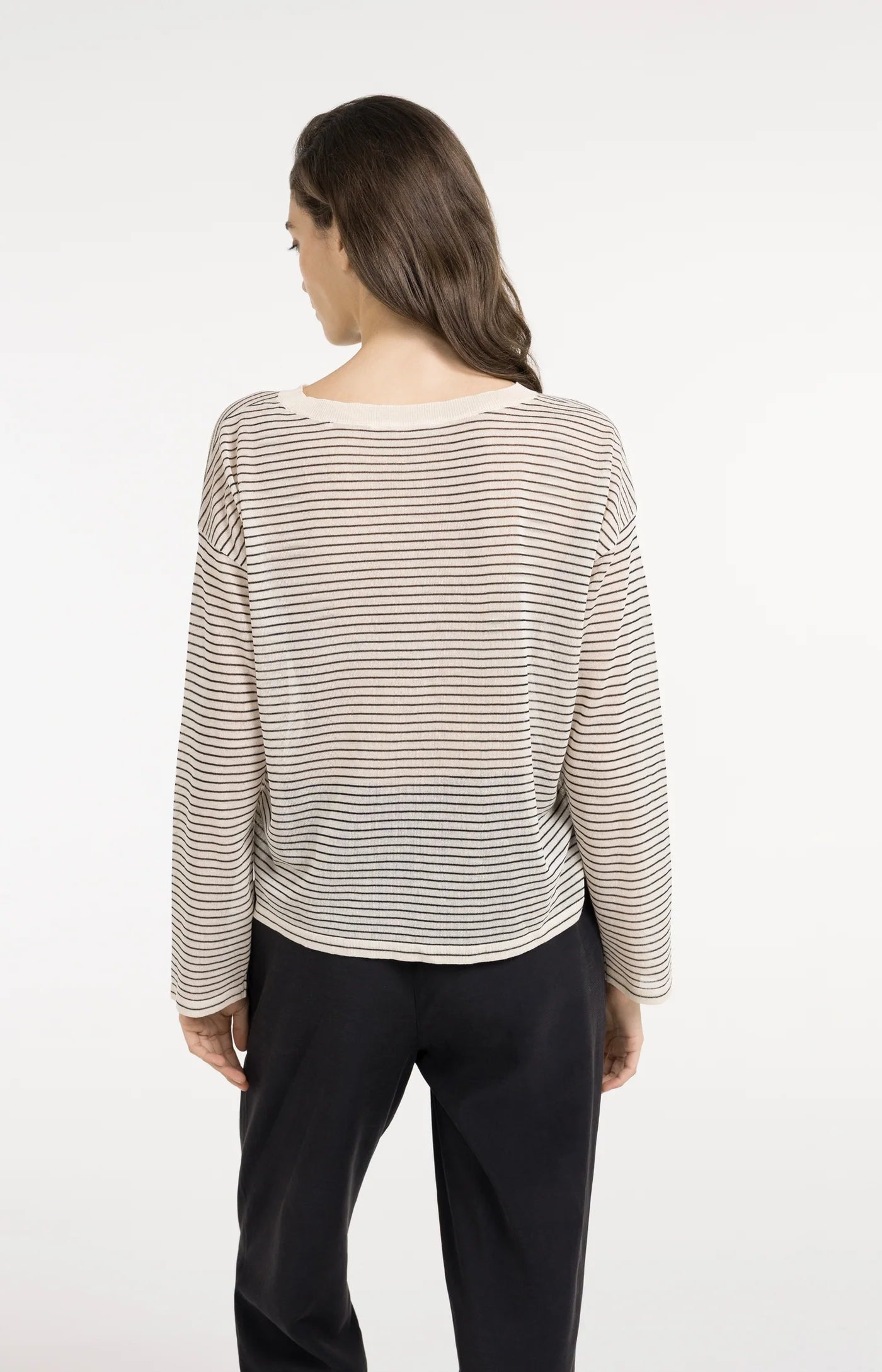 Fine Knitted Stripe Sweater in Creme Beige Dessin