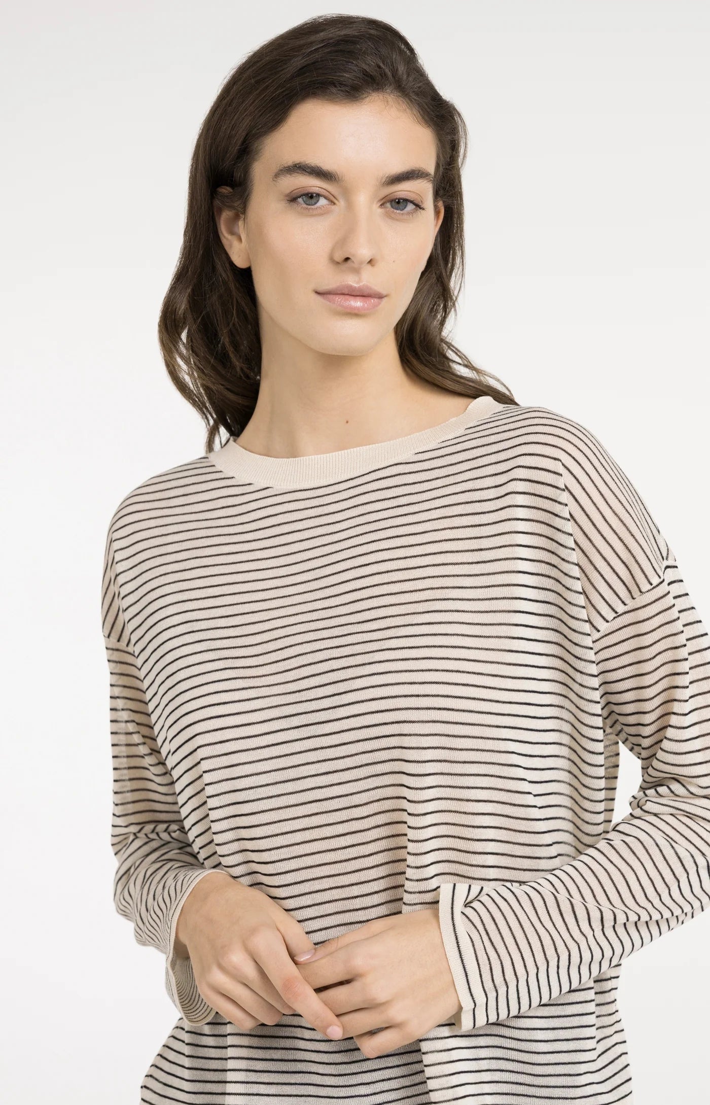 Fine Knitted Stripe Sweater in Creme Beige Dessin