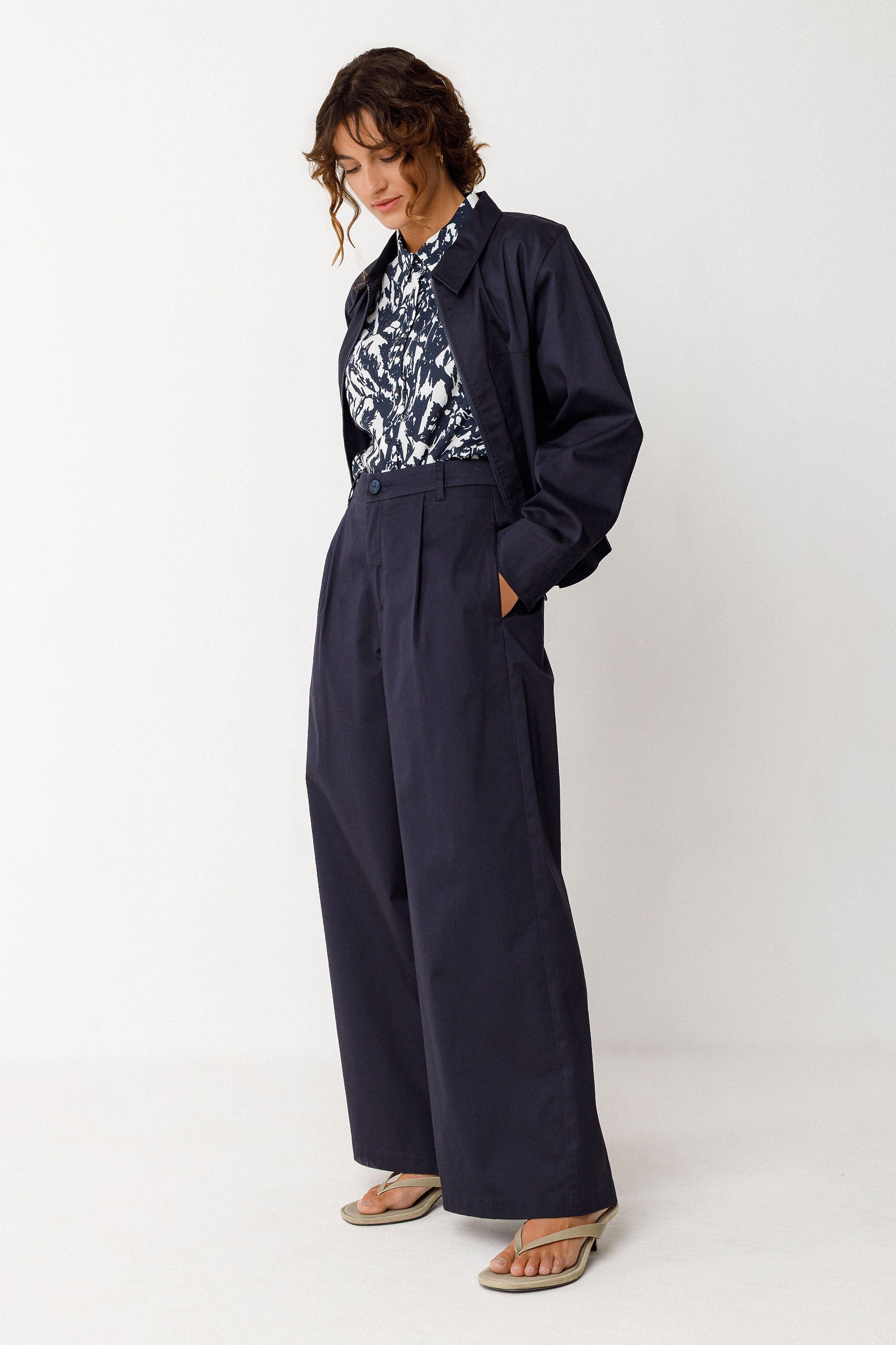 Haltsu-Gots Jacket in Navy