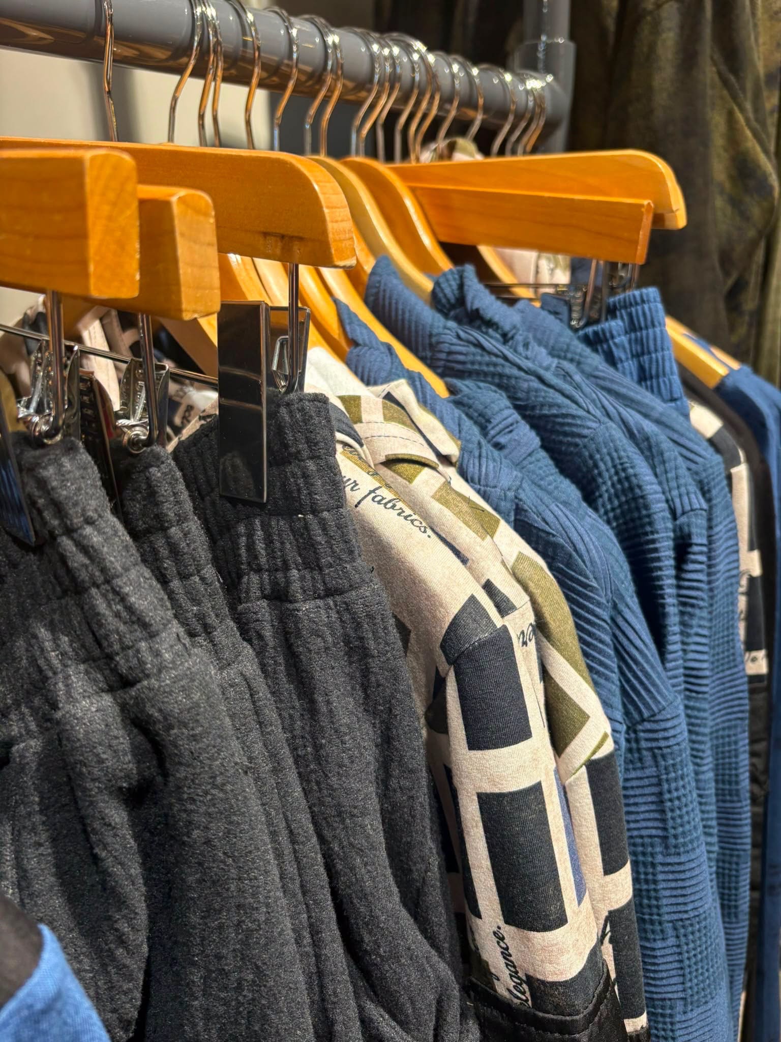 Joli Clothing is a Ladies Clothes Shop / Ladies Clothes Boutique situated in Ballyclare and sees customers from Randalstown, Toomebridge, Cookstown, Hillsborough, Ballymoney, Ballynahinch, Newtownards, Holywood, Dungannon and right across all areas of Northern Ireland.