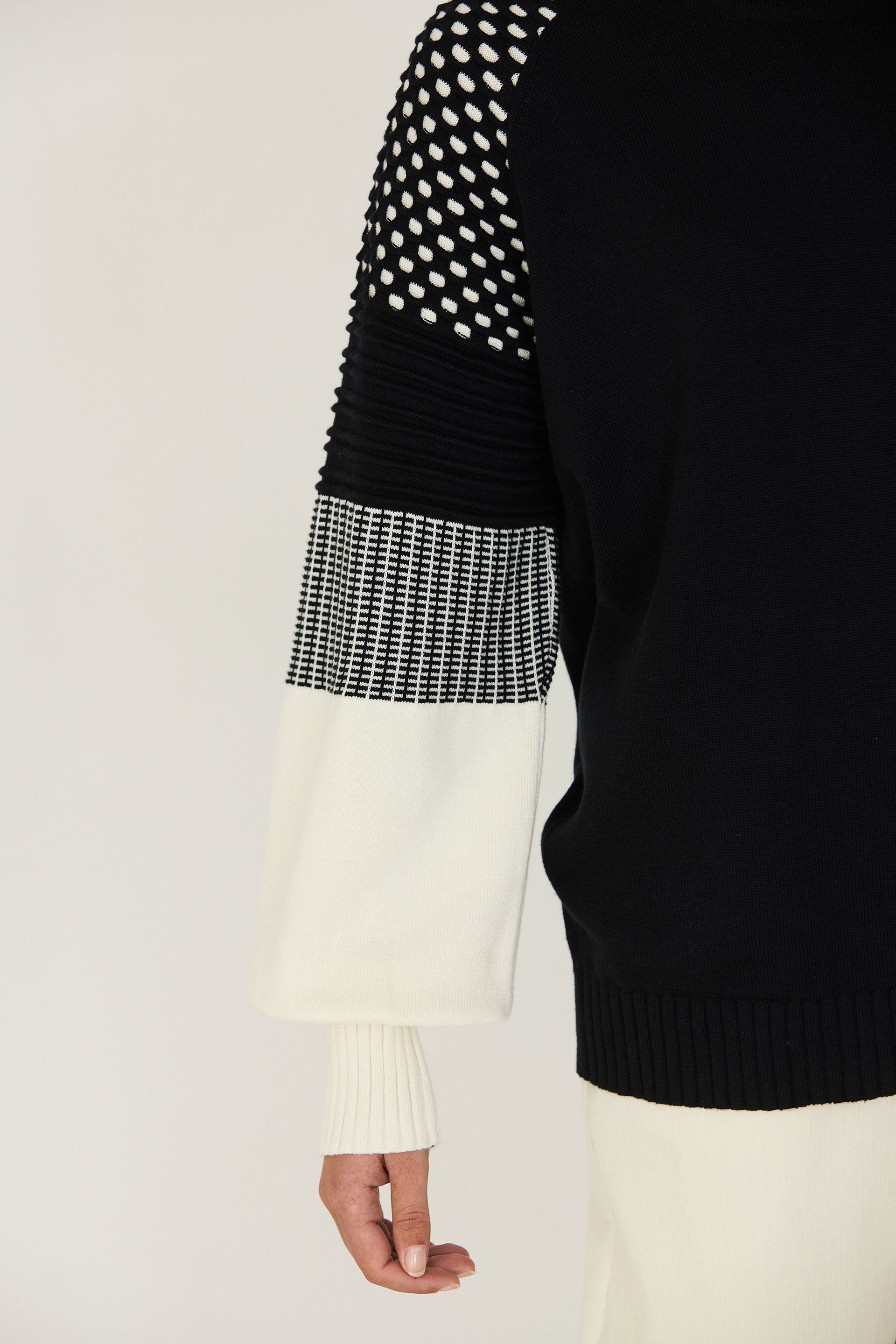 Leiane-Gots Sweater in Black