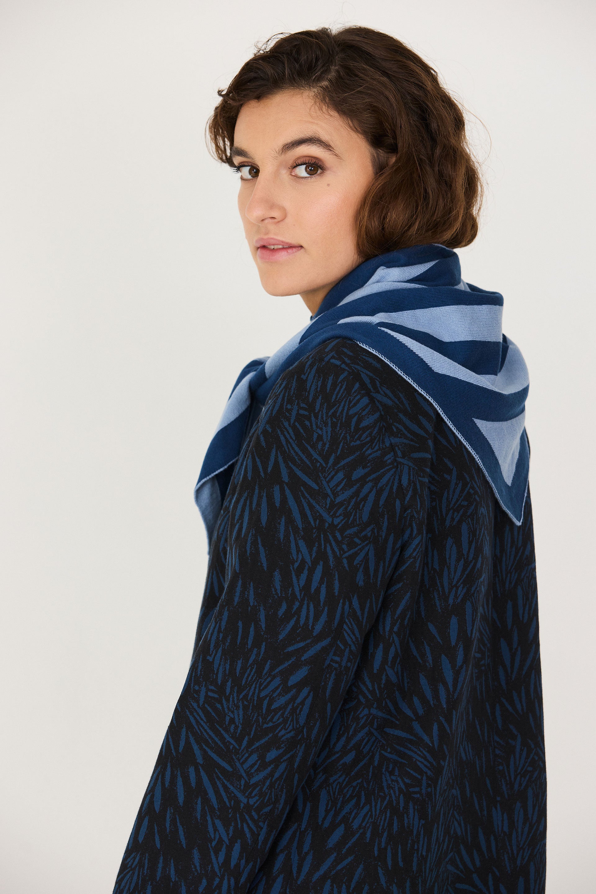 Muna-Gots Scarf in Dark Blue
