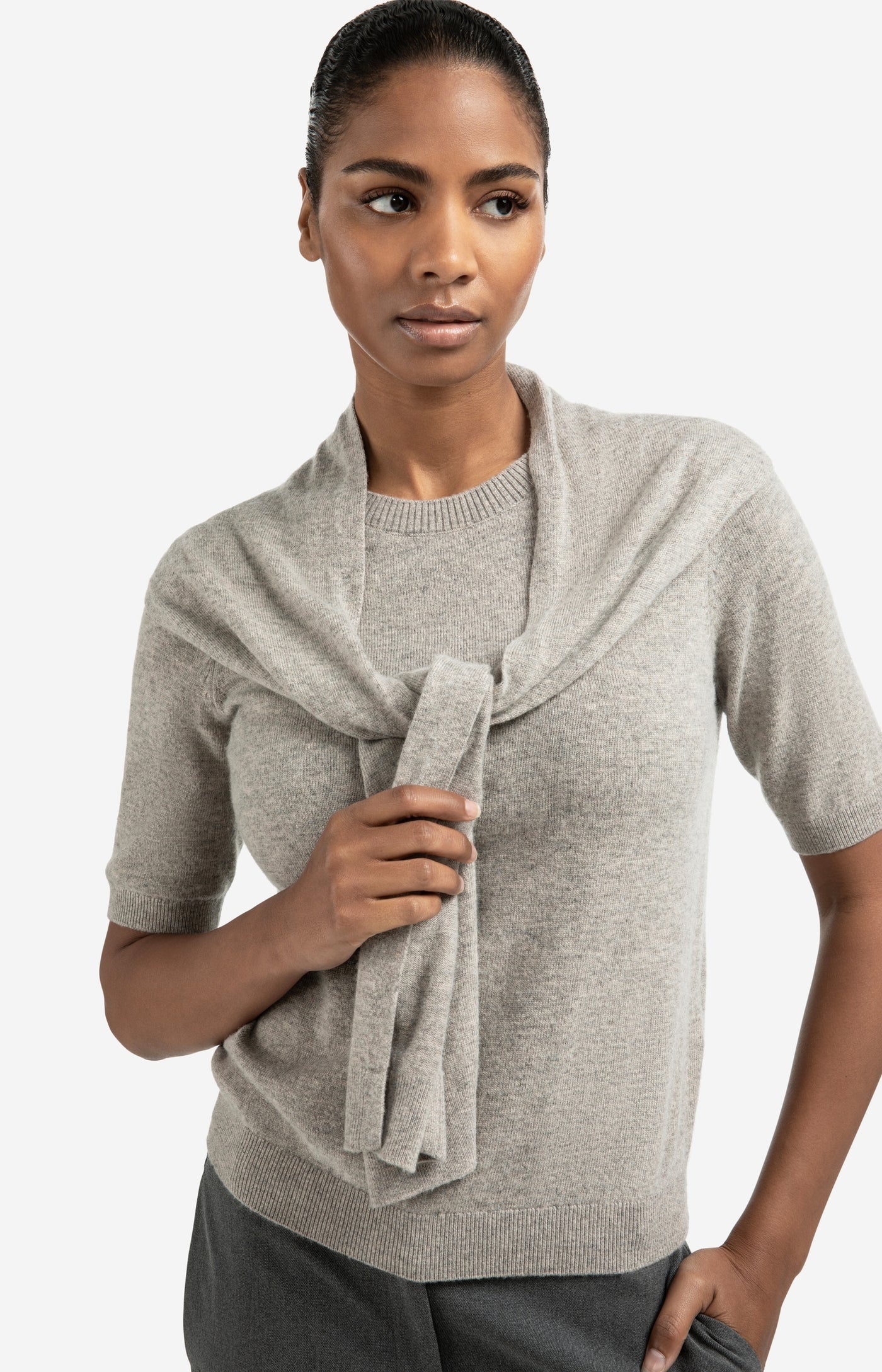 Fixed Scarf Sweater in Brownish/Grey