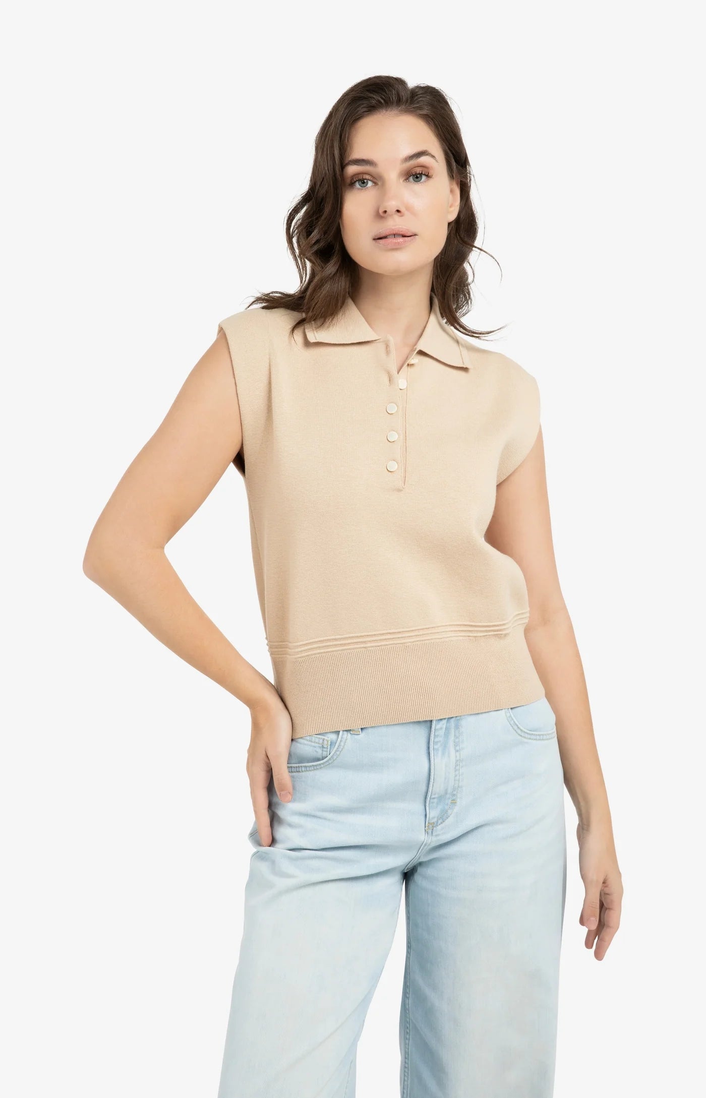 Sleeveless Sweater with Collar in Desert Beige