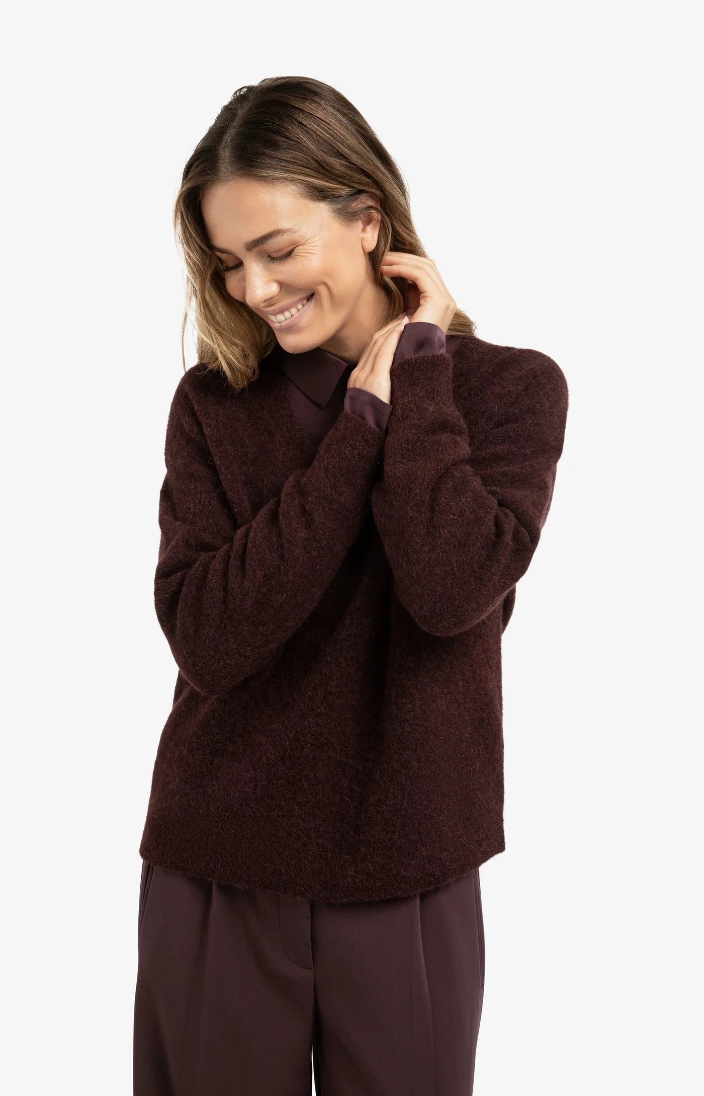 V-Neck Sweater in Fudge Purple